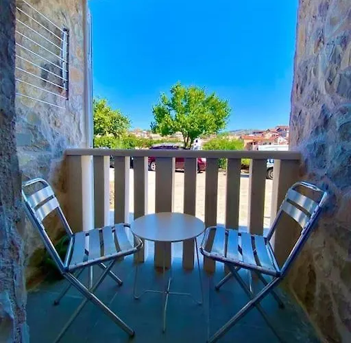 Harbour View House *